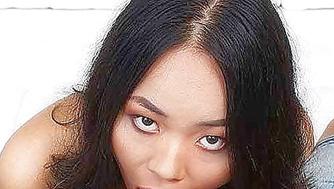 Sexy tranny fucks like a slut