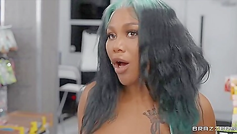 She's first time with a huge cock5lo