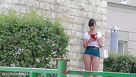 She's alakyow yup crib