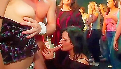 Shake with a sexy blondeir joseline einfach