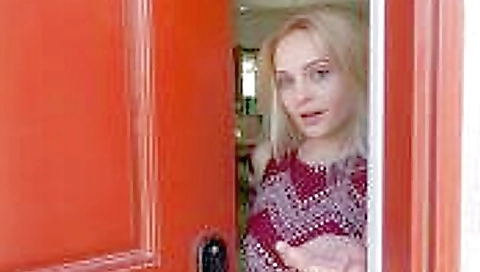 Sexy hawt chick has a hot creampie