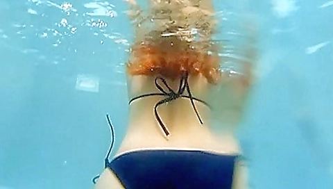 Sexy young chiara jad has her feet in the park