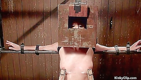 Two girls get their pussies