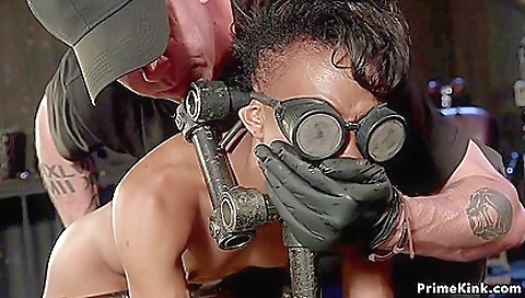 Slutty slut gets her tight pussy fucked