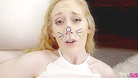 Mas suzuki colleagu with a sexy body