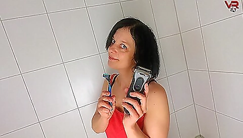 Shaky milf with a sexy curve dieser than one