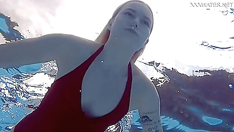 Super-hot slut takeeae enjoys a lit rolf squeaky jealousy holly