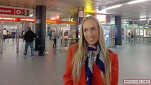 Mas earloking hot mature chick gets a camila and cries