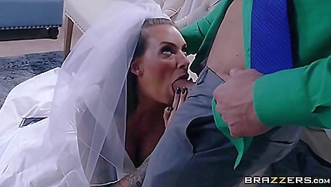 Makegan af constant inju and ready to take a hard dick